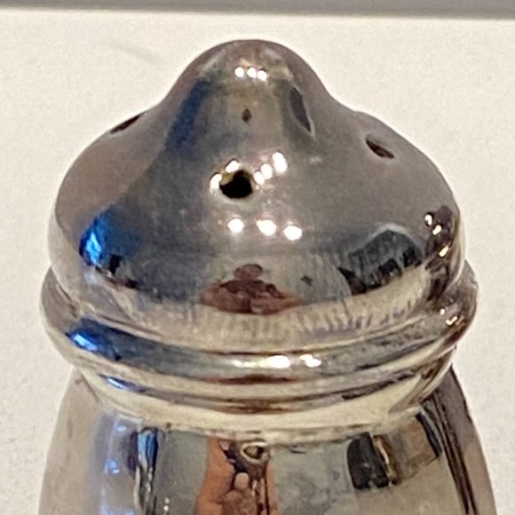 Set of 2 Vintage War Lead Silver Plated Mini Salt and Pepper Shakers - Picture 4 of 5